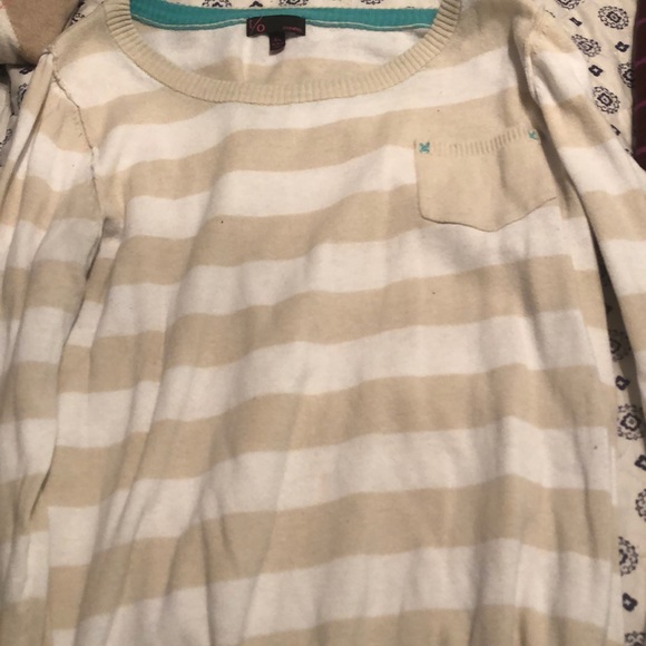 Assorted Sweaters - Picture 6 of 7